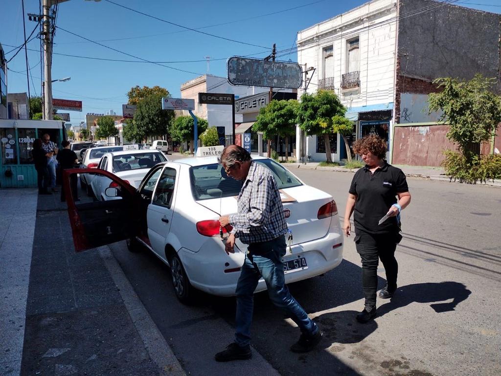 Trelew: El Municipio controló el cronograma de guardias de taxis y remises