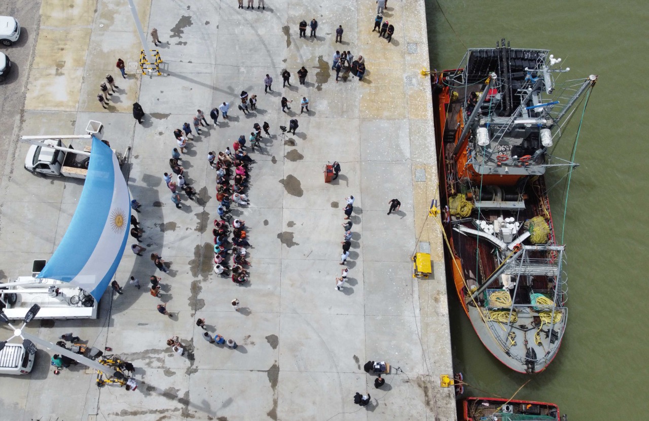 Convocan una urgente reunión por el freno en la obra del dragado de puerto Rawson