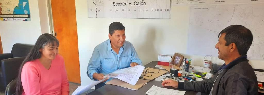 Aguilera se reunió con el intendente de Cholila con el objetivo de reforzar políticas sociales