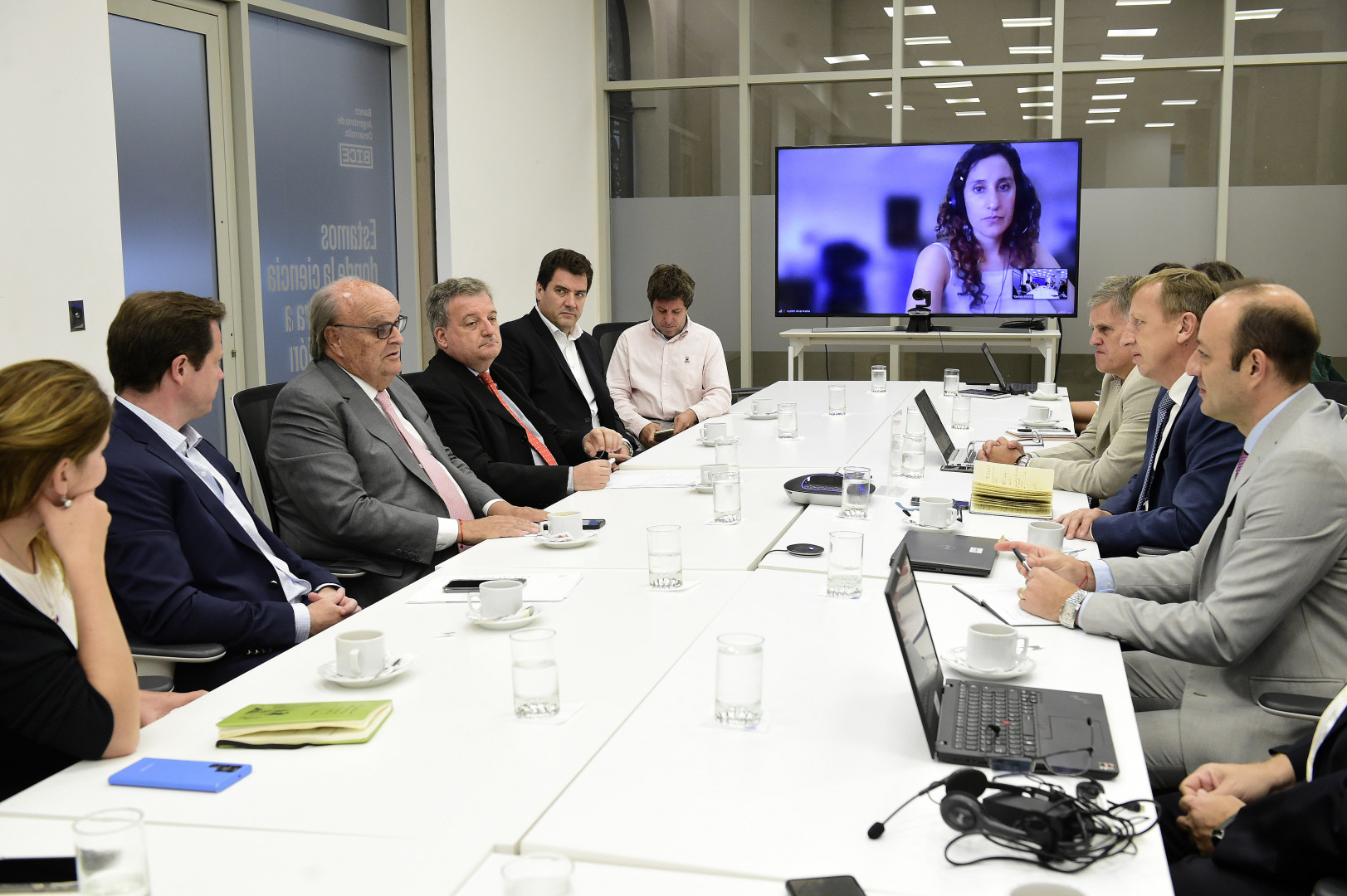 De Mendiguren avanza con el Banco Mundial en una nueva línea de fondeo para pymes argentinas