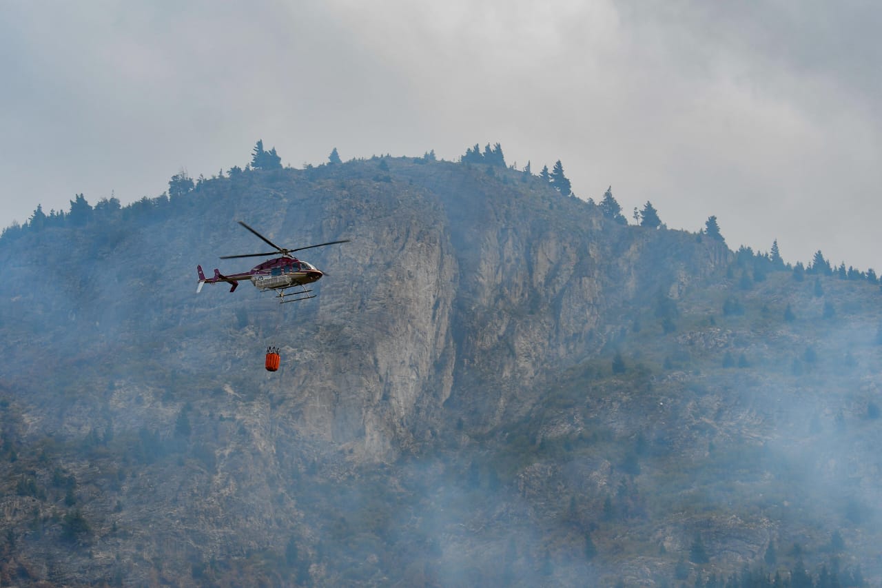 Chubut: Brigadistas lograron contener el incendio en cercanías del Parque Nacional “Los Alerces”