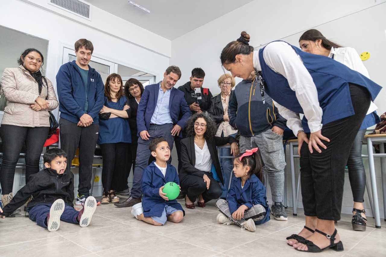 Luque inauguró la Escuela Municipal en Comodoro y recalcó que “es la obra y el día más importante de mi gestión”