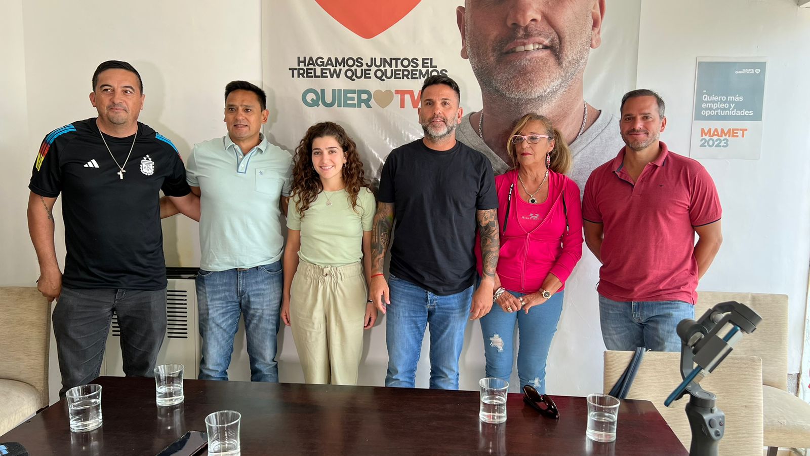 Mamet se bajó de las elecciones y anunció que no presentará candidatos