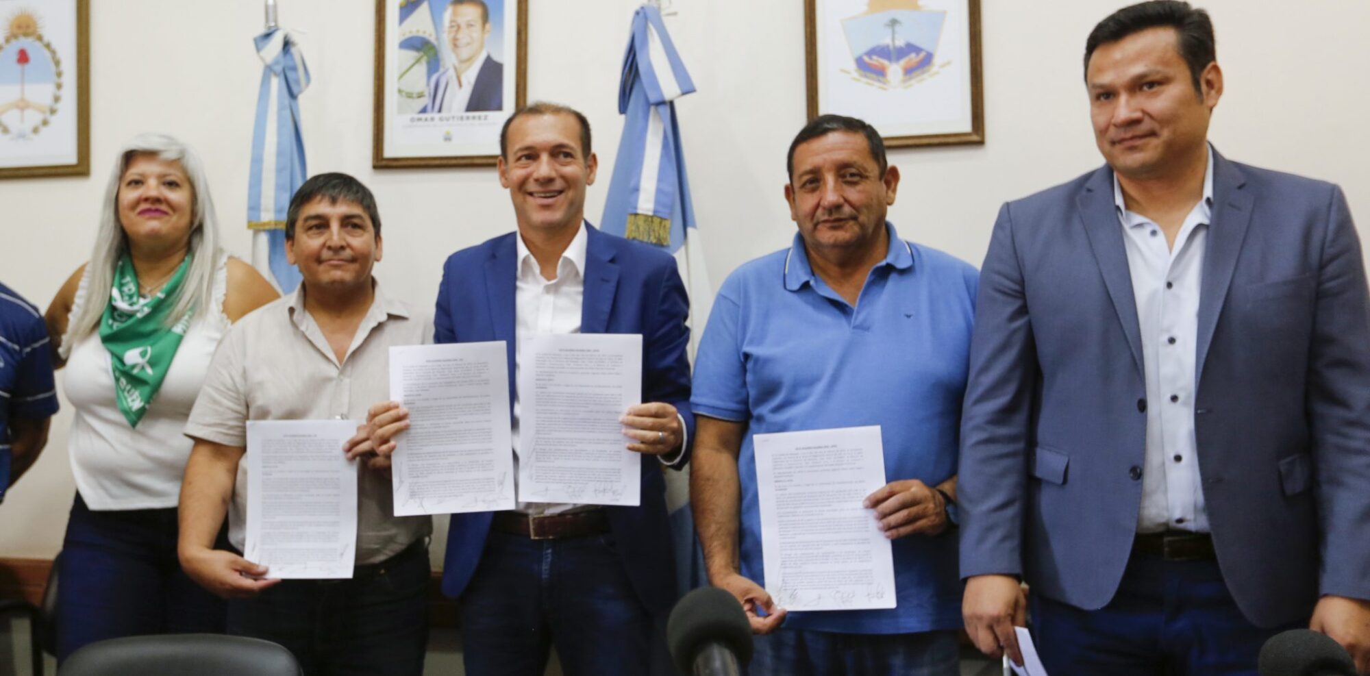 Neuquén: El gobierno y los gremios estatales firmaron el acuerdo de incremento salarial anual y se le sumará un bono de $ 80 mil en dos cuotas