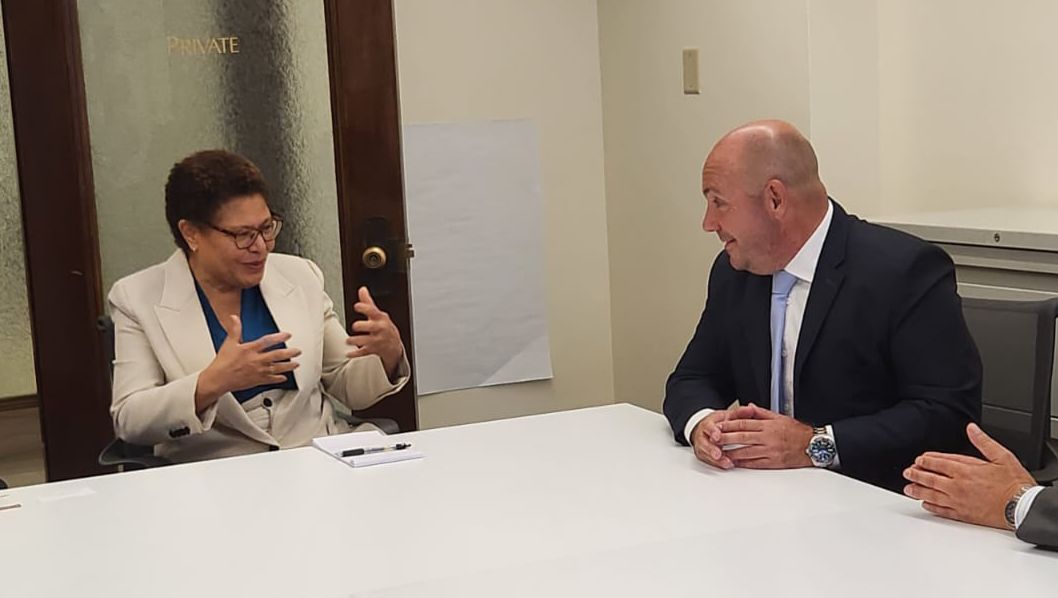 Sastre fue recibido por la alcaldesa de Los Ángeles: “Hablamos sobre las metas de llevar posibles inversores a la ciudad”