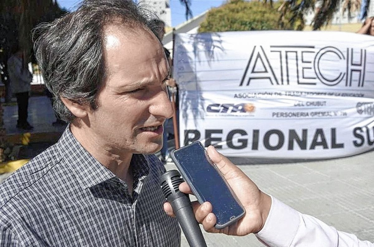 La ATECh lanza dos paros para el 4 y el 14 de abril y reclama un piso salarial de $ 200.000 para los docentes
