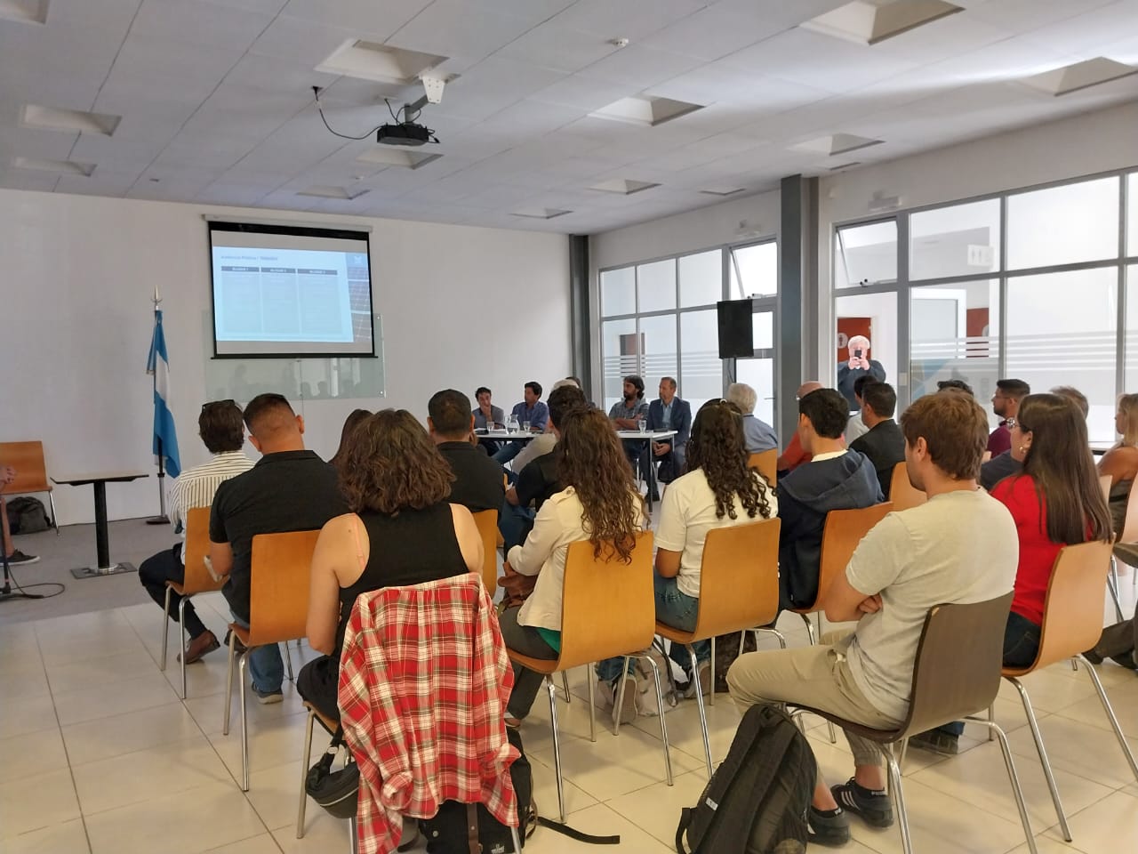 Se llevó a cabo en Puerto Madryn la audiencia pública por el “Parque Solar ALUAR”