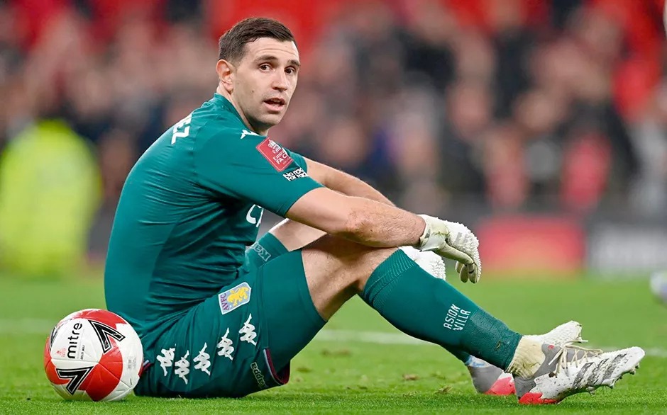 ¿Se muda de equipo el “Dibu” Martínez?: El argentino es pretendido por un grande de Europa