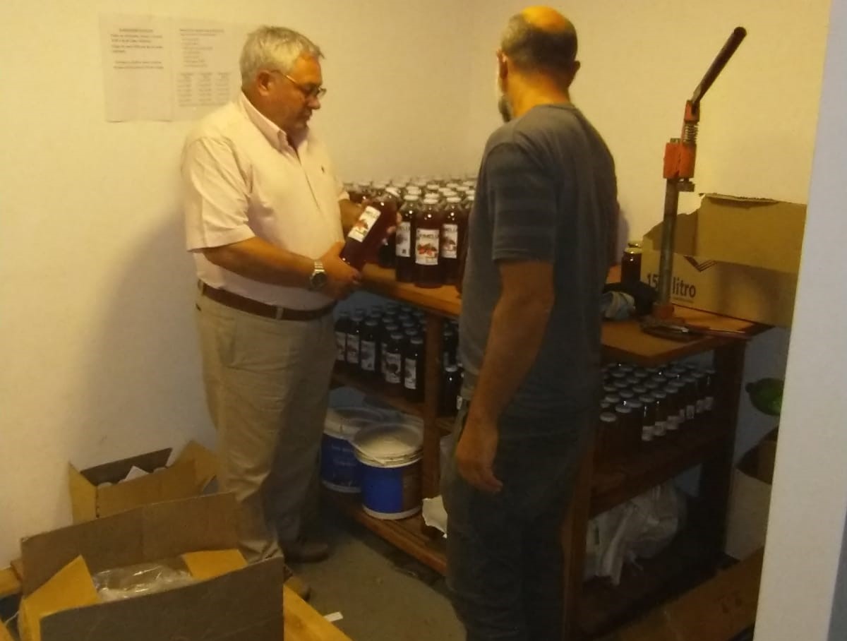 El Gobierno del Chubut gestiona financiamiento para una cooperativa frutera que busca ampliar su producción