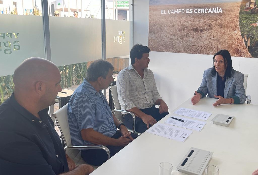El Centro Ambiental Pesquero, YPF y la Universidad San Juan Bosco firmaron un convenio para desarrollar un fertilizante orgánico a partir de los desechos de la pesca