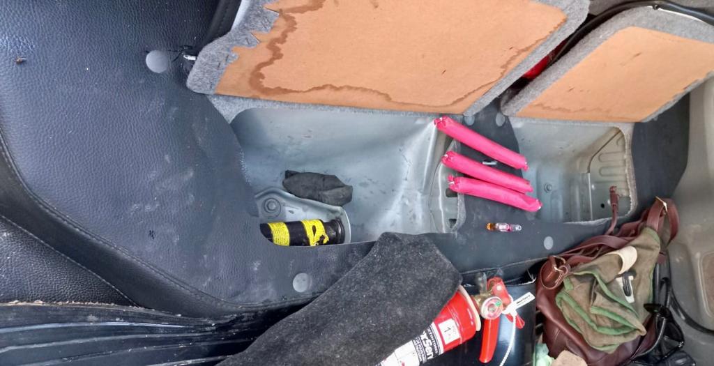 Detienen a cuatro peruanos que trasladaban tres explosivos en una camioneta que circulaba en la autopista Buenos Aires – Rosario