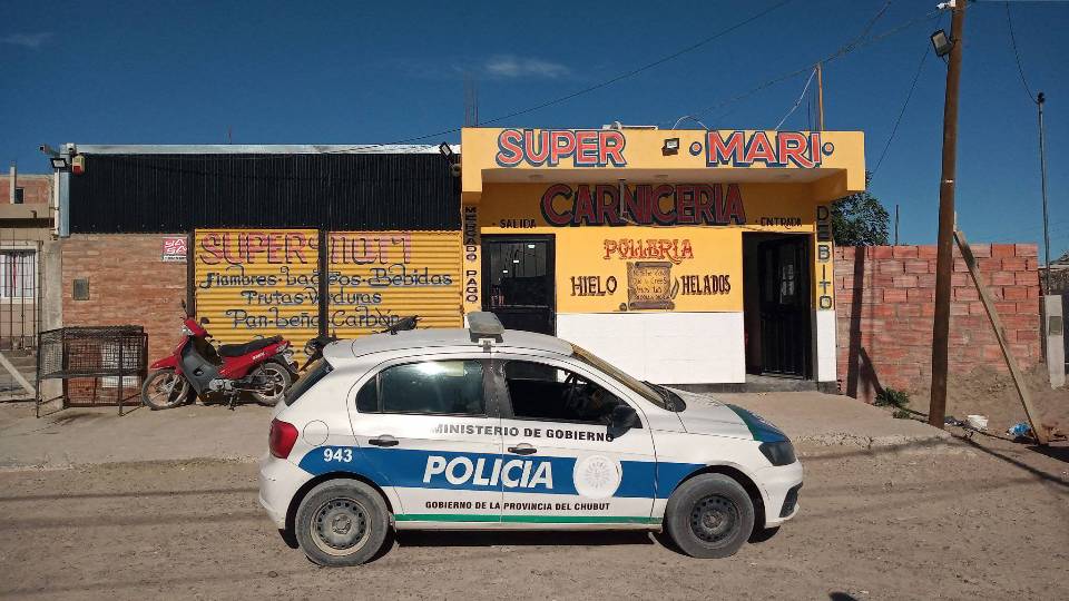 Tras una denuncia de Servicoop, allanaron 12 comercios en Puerto Madryn que estaban “enganchados” de la luz