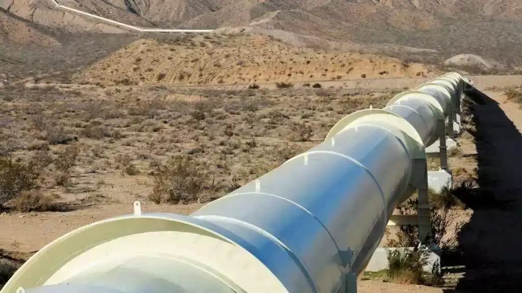 Reglamentaron la exportación de petróleo por oleoductos transfronterizos
