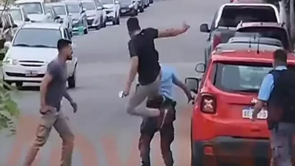 Tragedia en Neuquén: Un policía mató a su mejor amigo por accidente y los familiares de la víctima casi lo linchan