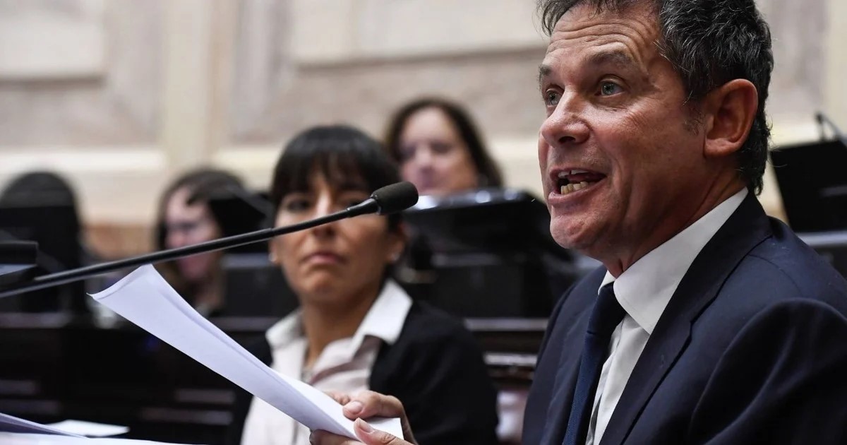 Un senador radical de Santa Cruz propone eliminar el IVA de algunos alimentos para frenar la inflación