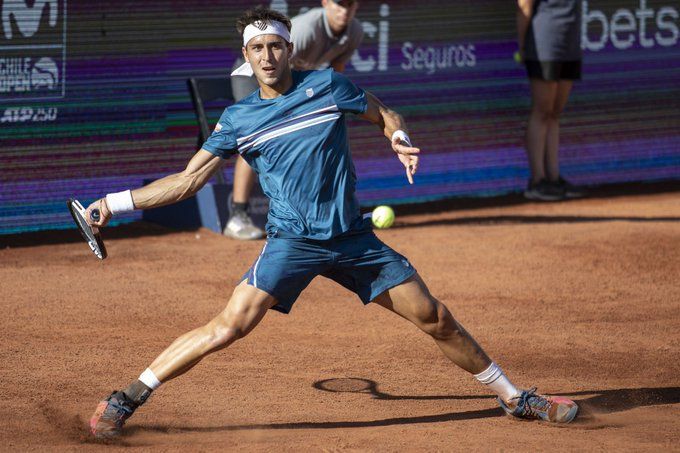 Etcheverry le ganó al serbio Lajovic y avanzó a semifinales del ATP de Santiago