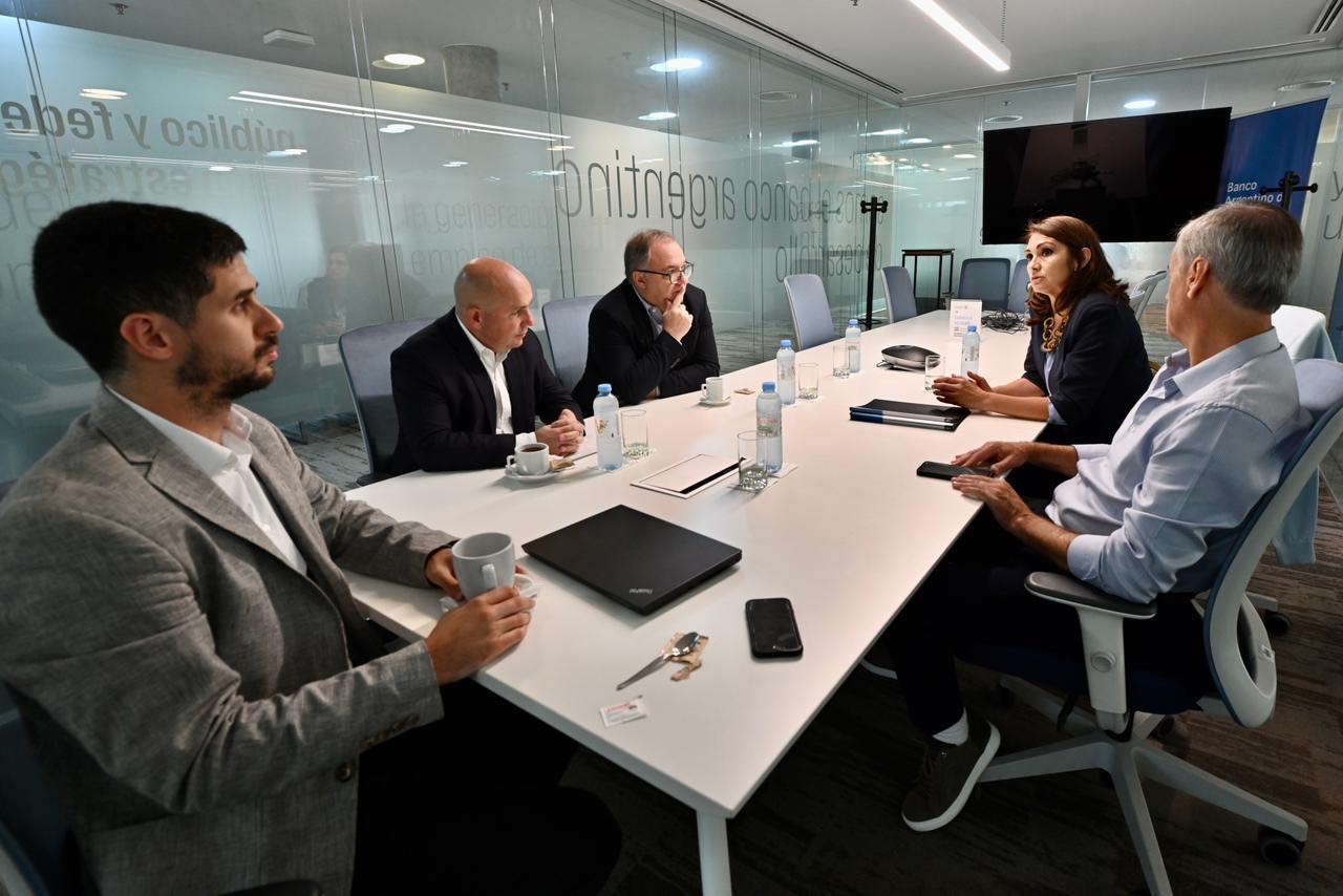 Sastre acompañó a una empresa local para que acceda a una línea crediticia del Banco Argentino de Desarrollo