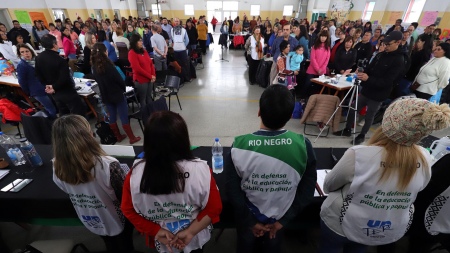 Río Negro: Docentes aceptaron la propuesta salarial del gobierno pero rechazaron los descuentos por el paro