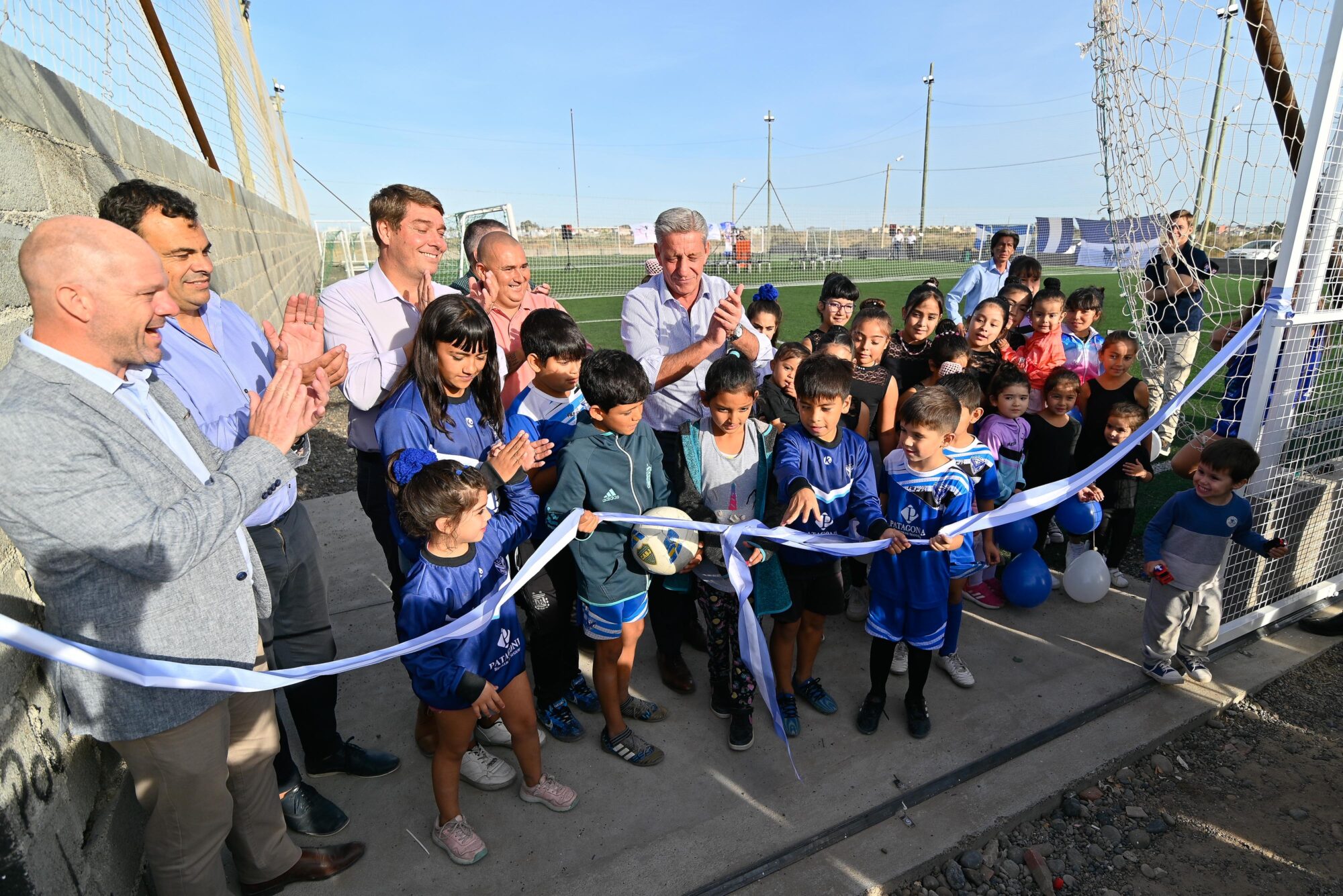 Arcioni inauguró obras en Rawson, señaló que “todo lo que dijimos lo cumplimos” y “por eso puedo mirar a todos los vecinos de Chubut a los ojos”