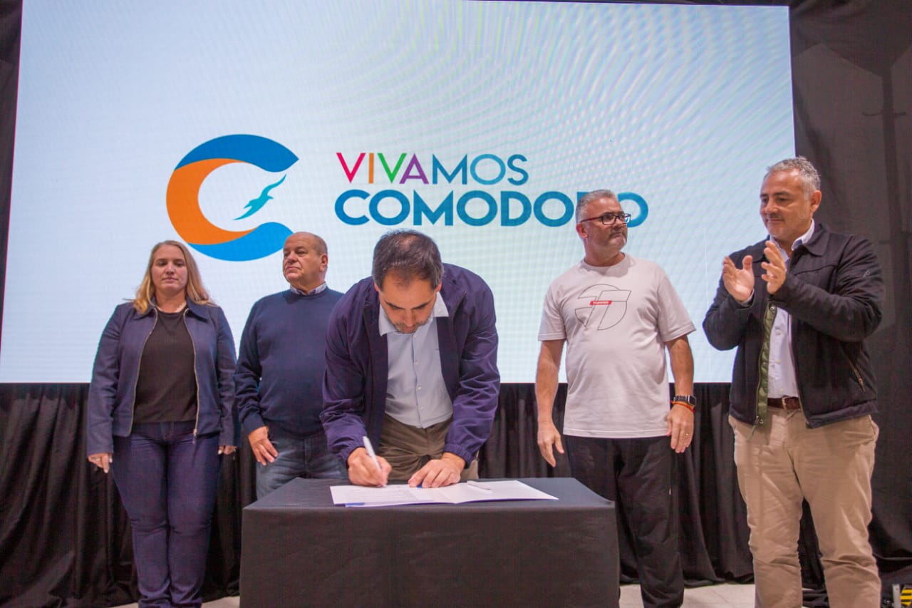 Sampaoli: “Seguimos soñando, proyectando y mejorando cada una de nuestras instituciones”