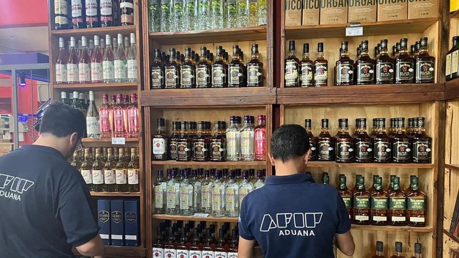 Incautaron botellas de vino, whisky, licor y vodka ingresadas de contrabando con un valor cercano a los $40 millones