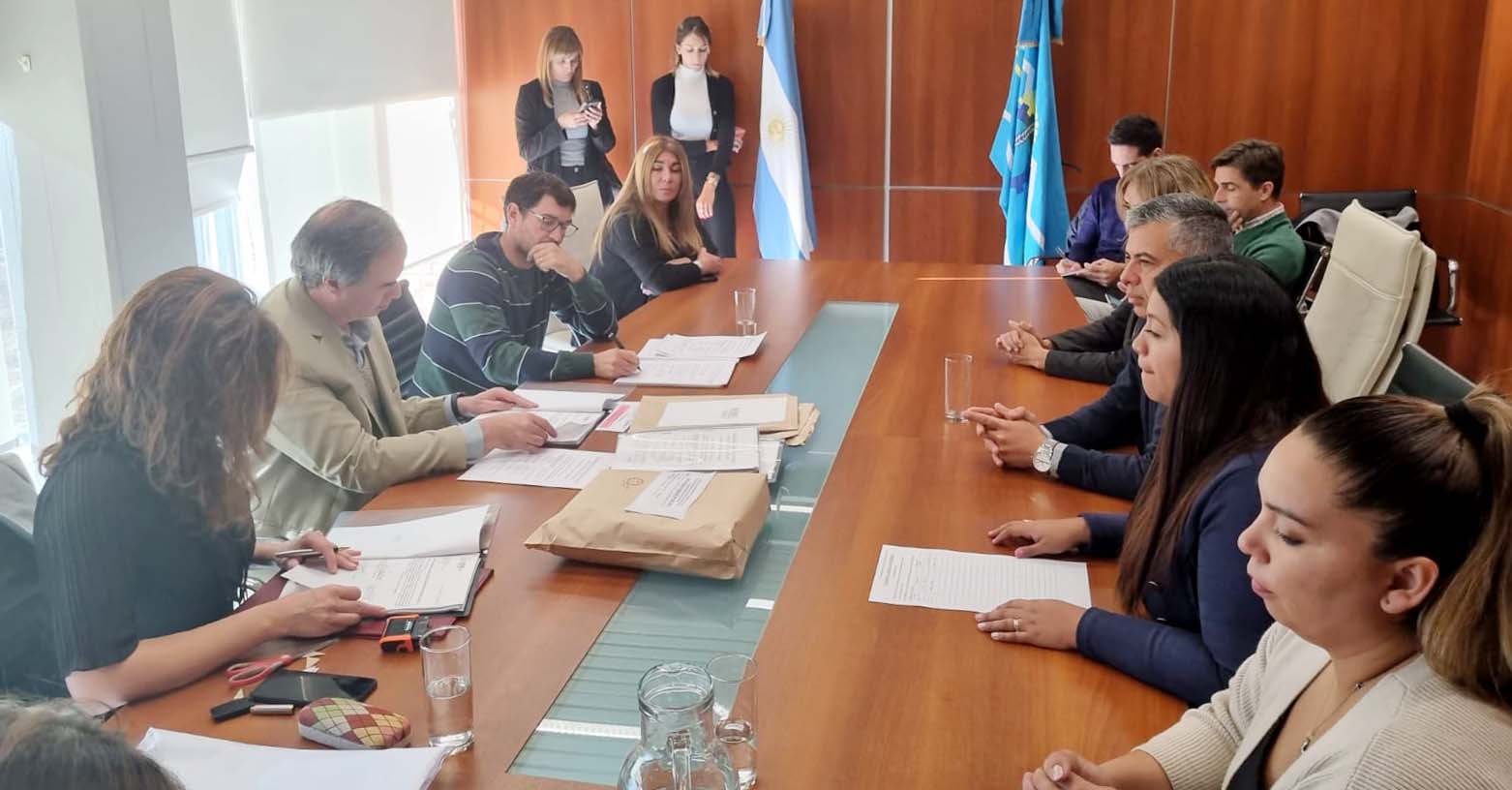 El Gobierno de Arcioni licitó la construcción de 26 viviendas para Trelew con un presupuesto superior a los $ 500 millones que serán destinadas al sindicato de Beliz