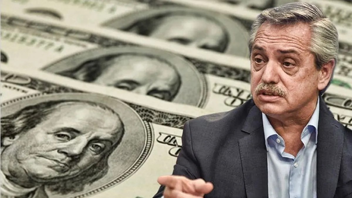 Alberto Fernández culpó a los economistas de la oposición por la suba imparable del dólar blue