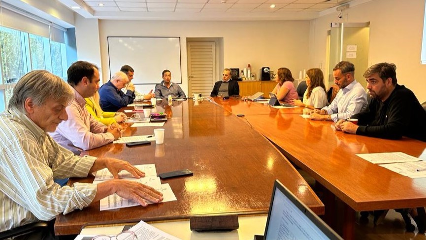 La Flota Amarilla analizó los resultados de la temporada de langostino junto a Liberman y coincidieron que “las capturas superaron los niveles previstos”