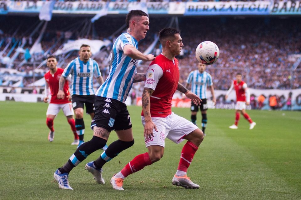 Independiente y Racing se enfrentan en un nuevo clásico signado con presiones y urgencias