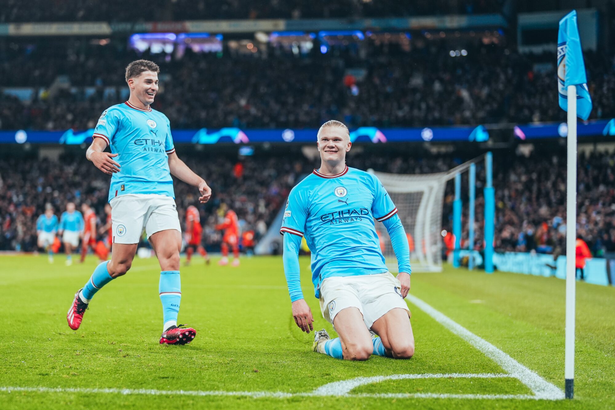 Manchester City aplastó a Bayern Munich y quedó a un paso de semifinales en la Champions