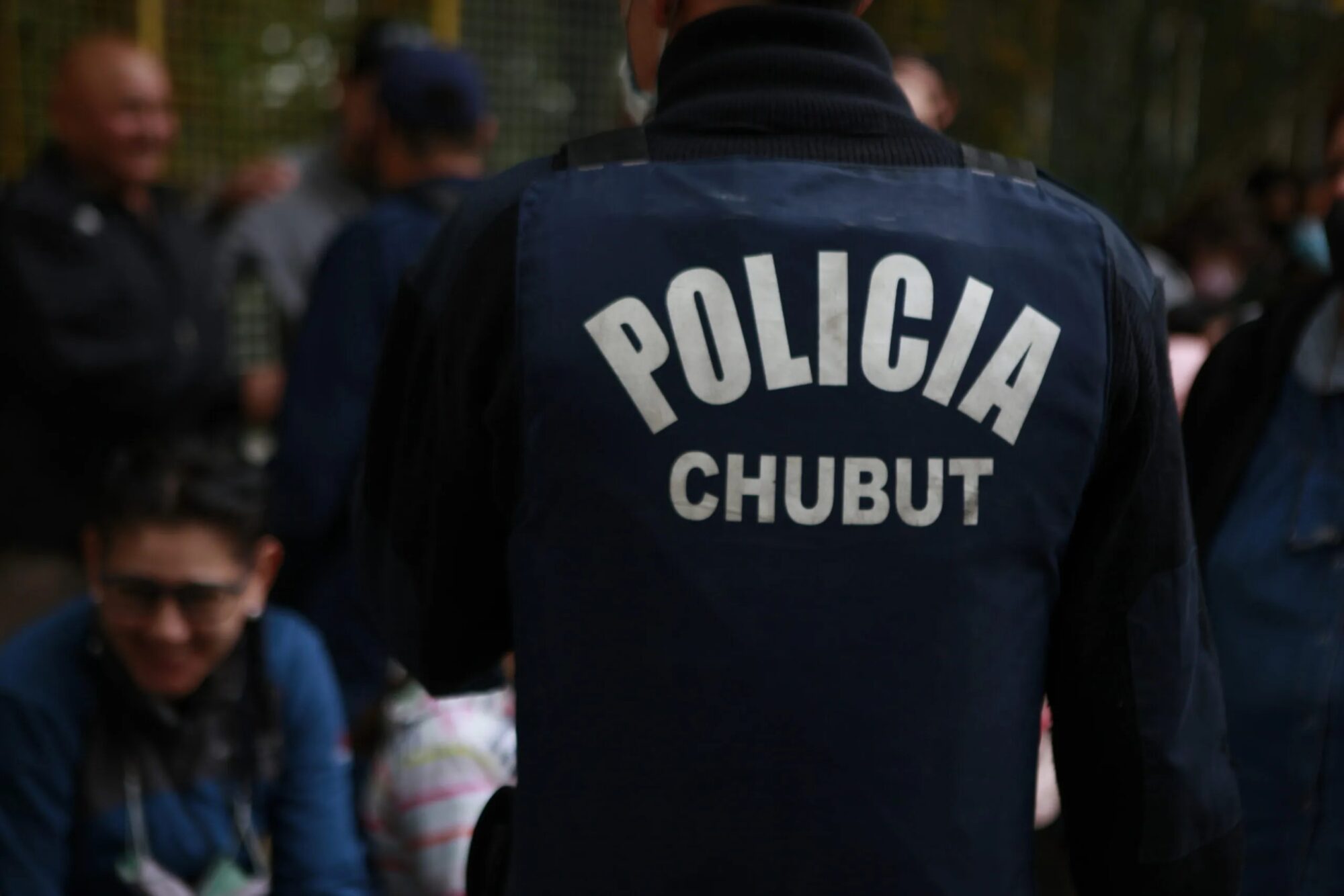 Acusan a un policía de Chubut de torturas y allanamiento ilegal en Trelew y pedirán una condena de 16 años de prisión