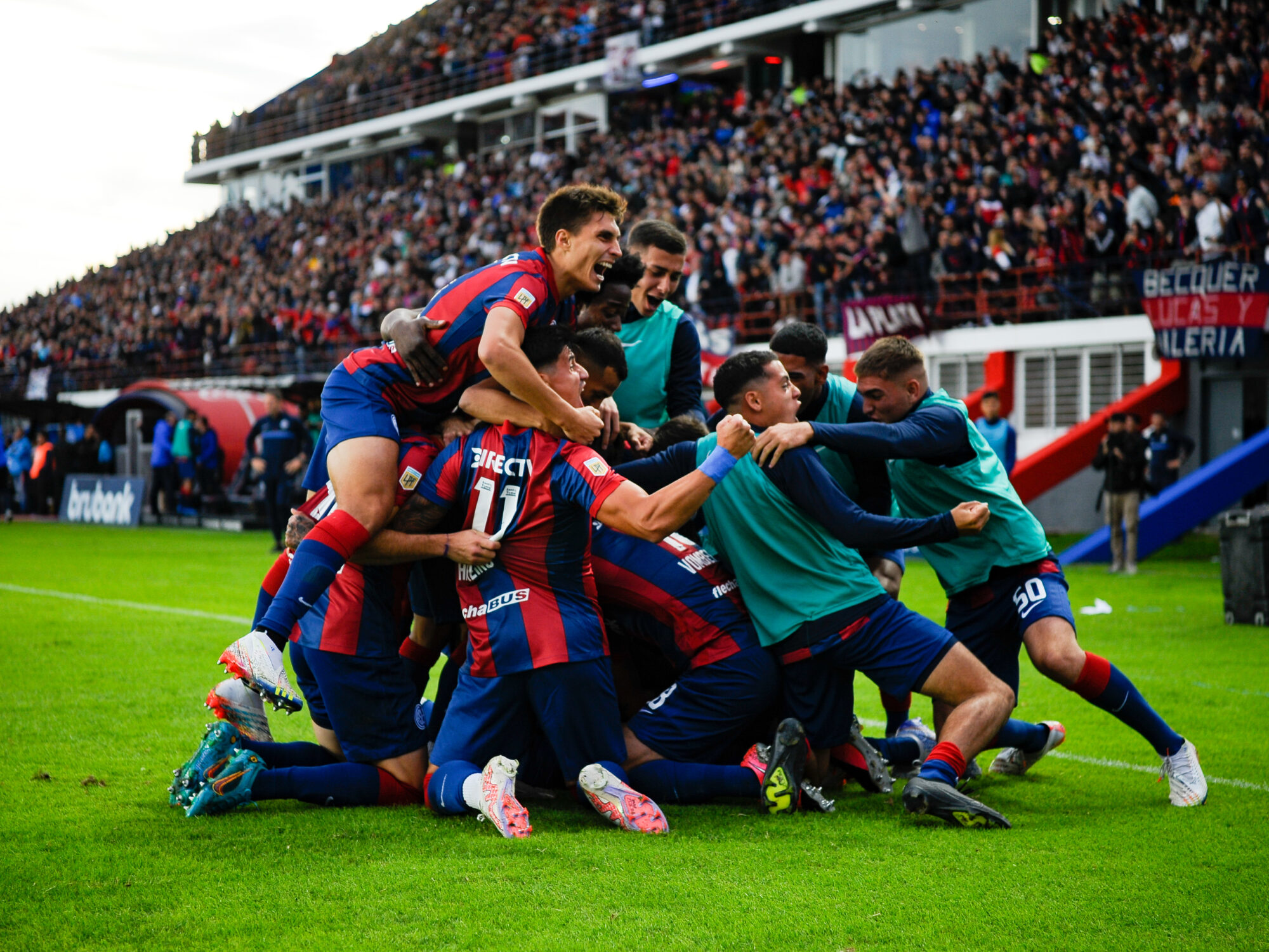 San Lorenzo le ganó a Boca y amargó el debut de Almirón