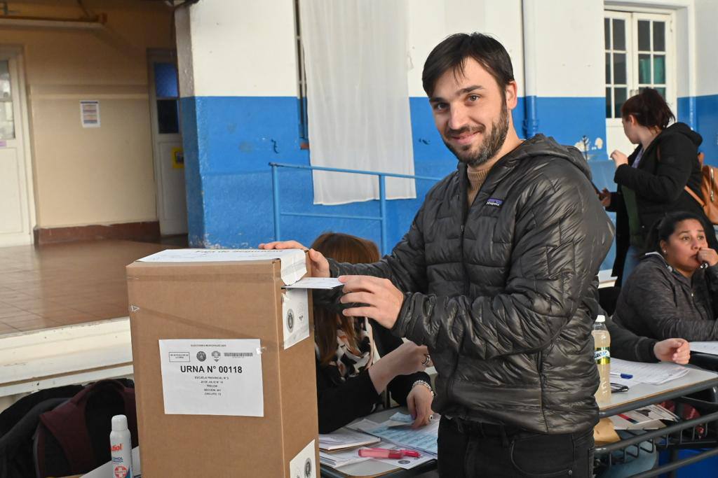 “Nacho” Torres: “Creo que desde el gobierno provincial están especulando con el resultado de hoy en Trelew para definir si adelantan o no las elecciones”