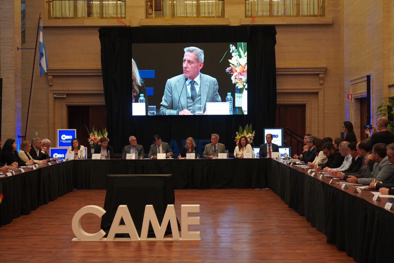 Arcioni encabezó un encuentro con CAME y gobernadores patagónicos en Buenos Aires