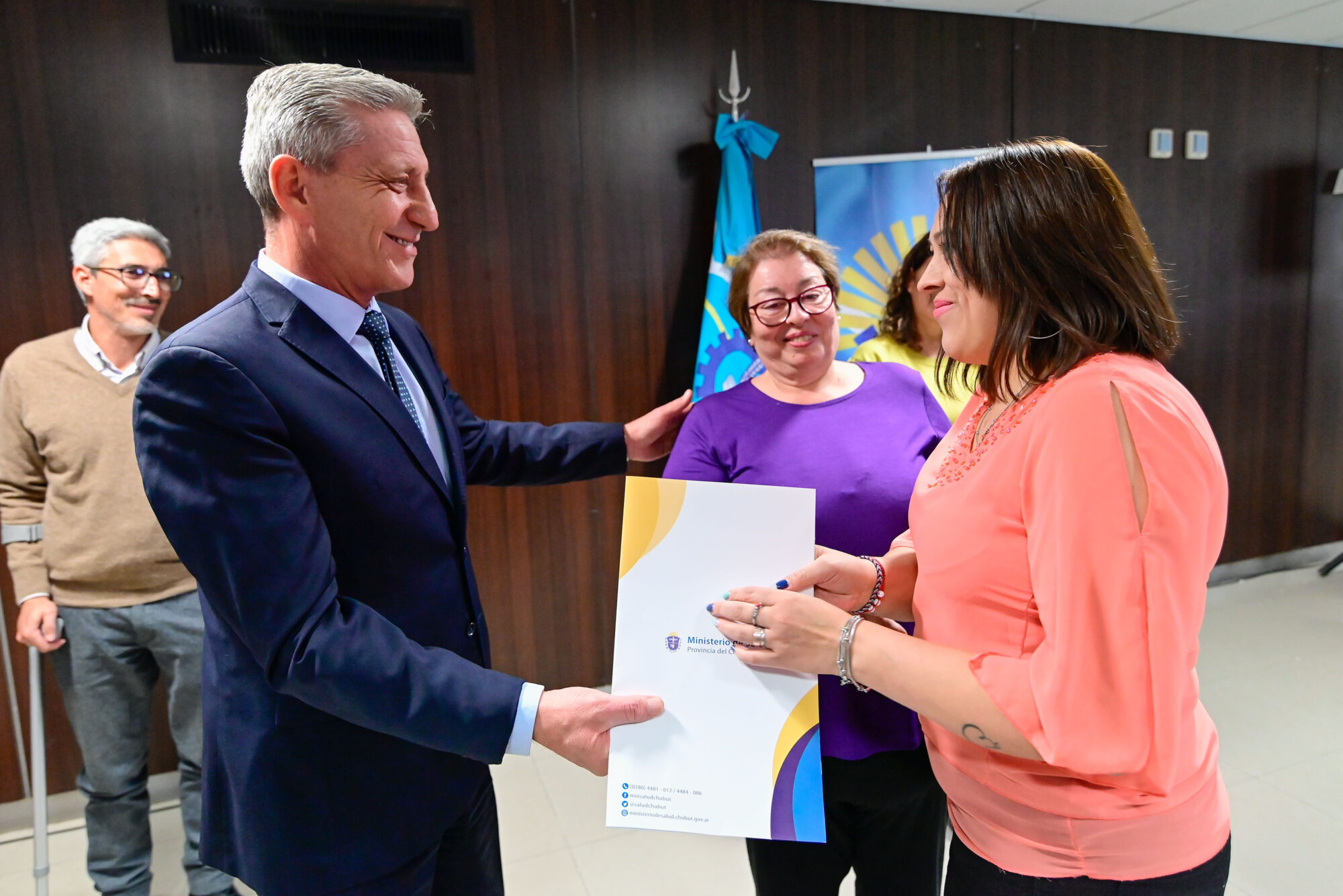 Arcioni entregó moderno equipamiento a los Hospitales de Esquel, Puerto Madryn y Corcovado por más de $ 30 millones