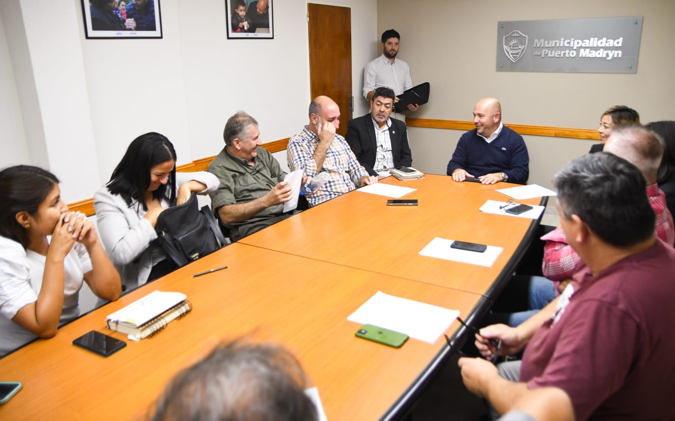 Sastre busca financiamiento para que hoteles y alojamientos avancen en proyectos de generación distribuida de energía renovable y mejoras de infraestructura