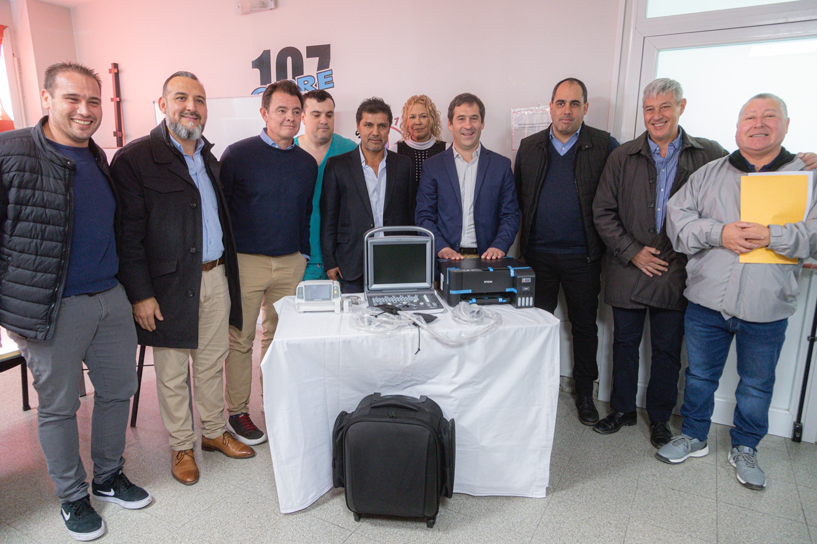 Luque entregó un ecógrafo al Hospital Regional y dijo que “vamos a continuar colaborando ante las urgencias y necesidades”