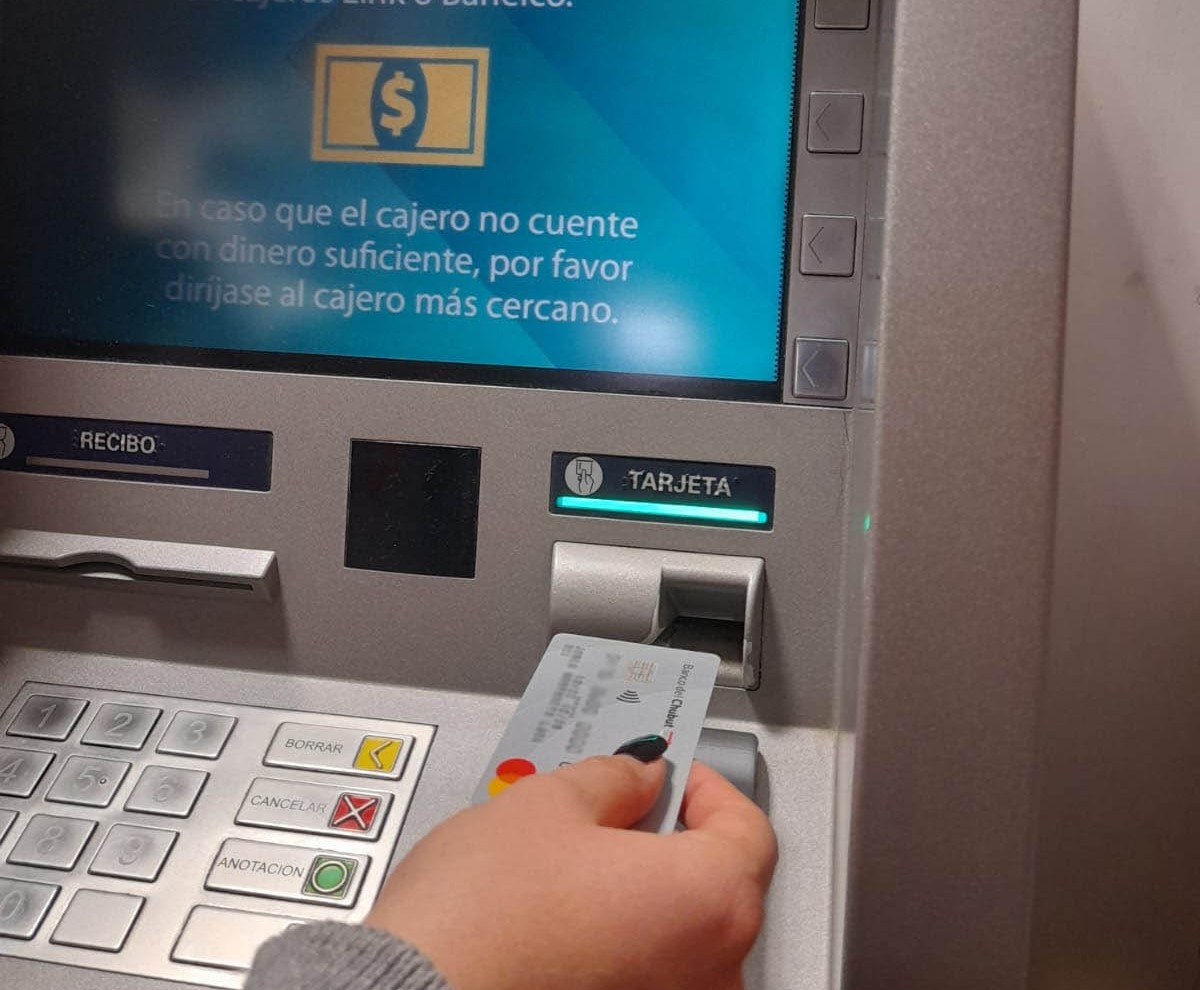 Los empleados públicos y jubilados de Chubut cobrarán los sueldos el sábado