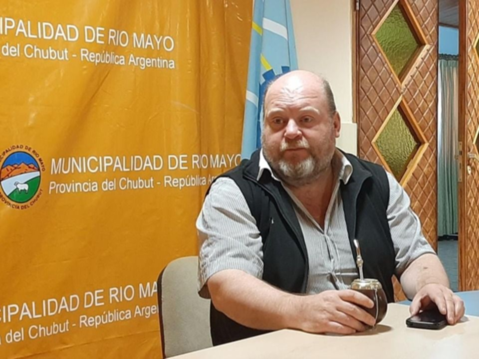 Por el grave estado de salud del intendente de Río Mayo, analizan que asuma la concejal Ana María Wolf