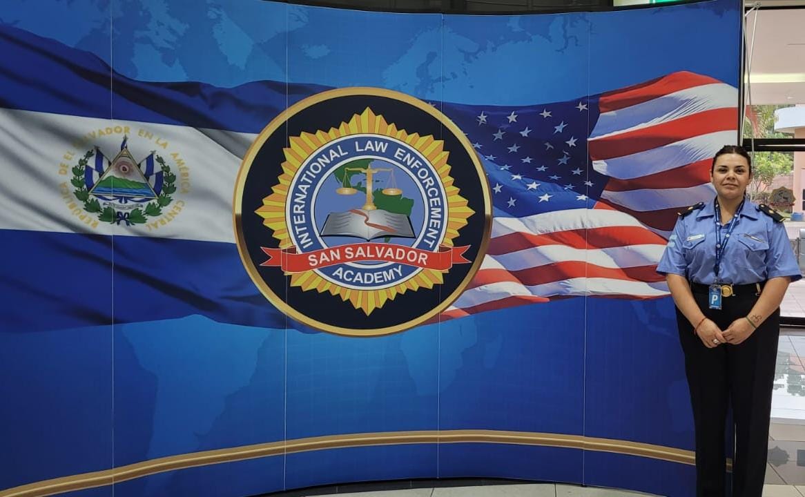 La Policía del Chubut participa en El Salvador de una capacitación internacional sobre delitos infantiles y tráfico de personas