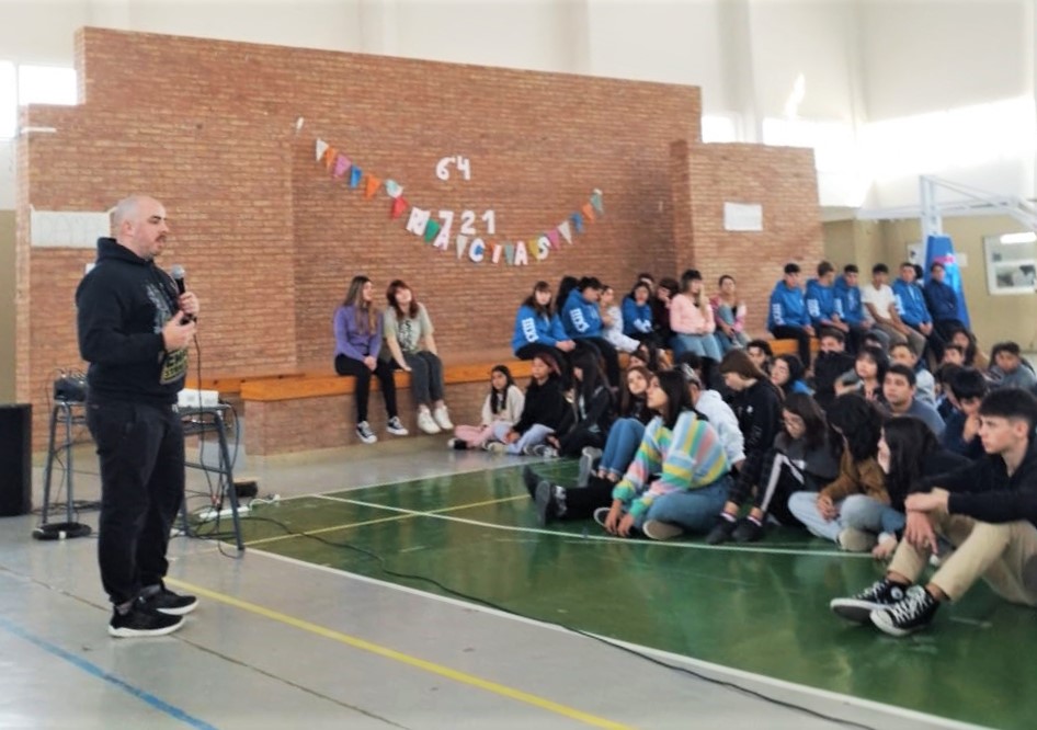 Seguridad: Provincia continúa con las actividades preventivas en las escuelas de Trelew