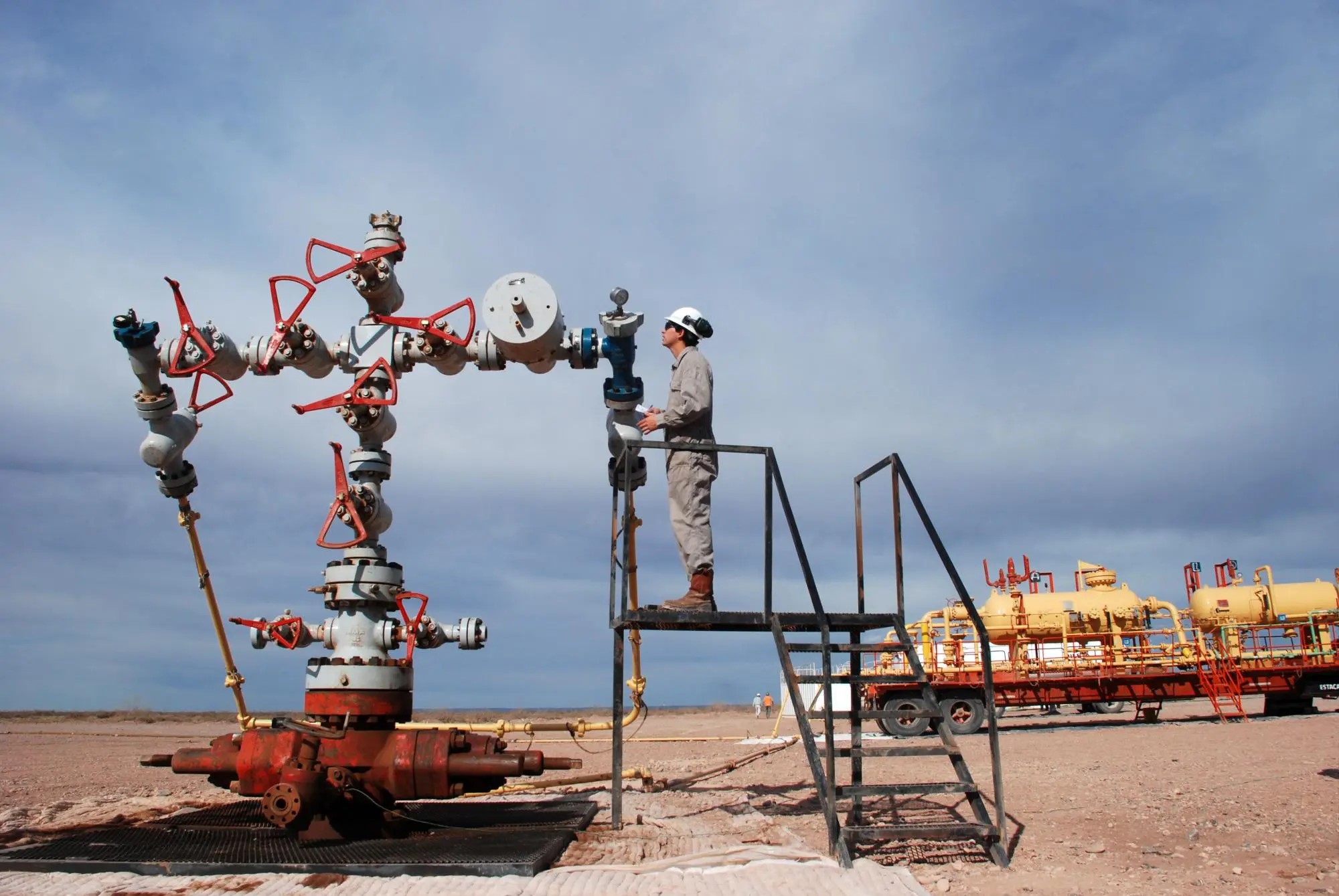 La Inteligencia Artificial llega a Vaca Muerta: La Universidad de Río Negro analizará el impacto de la producción en uno de los yacimientos más grandes del mundo