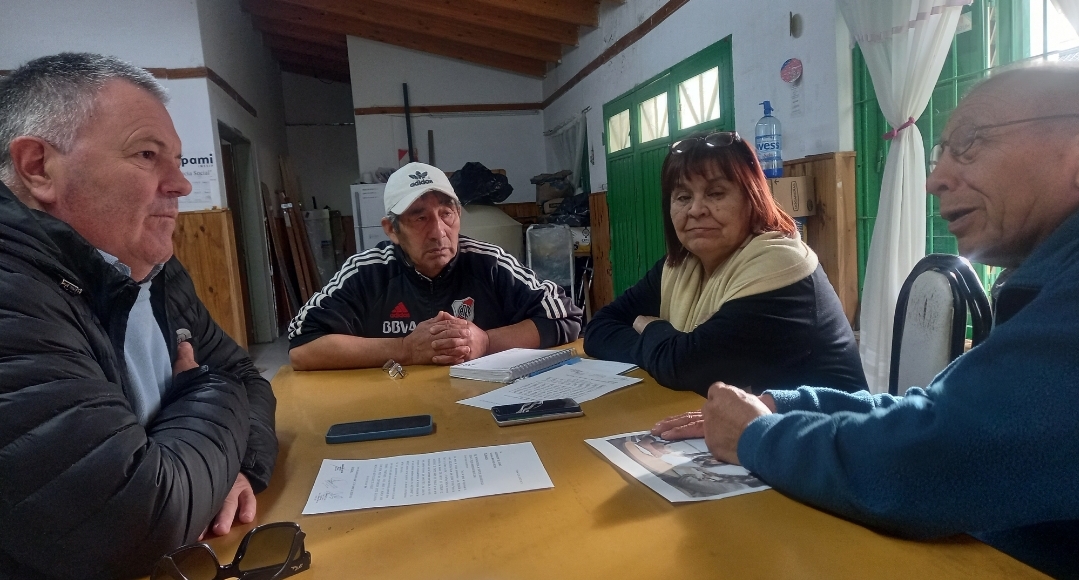 Asciutto visitó uno de los centros de jubilados con más historia de Trelew y destacó “la importancia de tener contacto directo con las distintas instituciones de la ciudad”