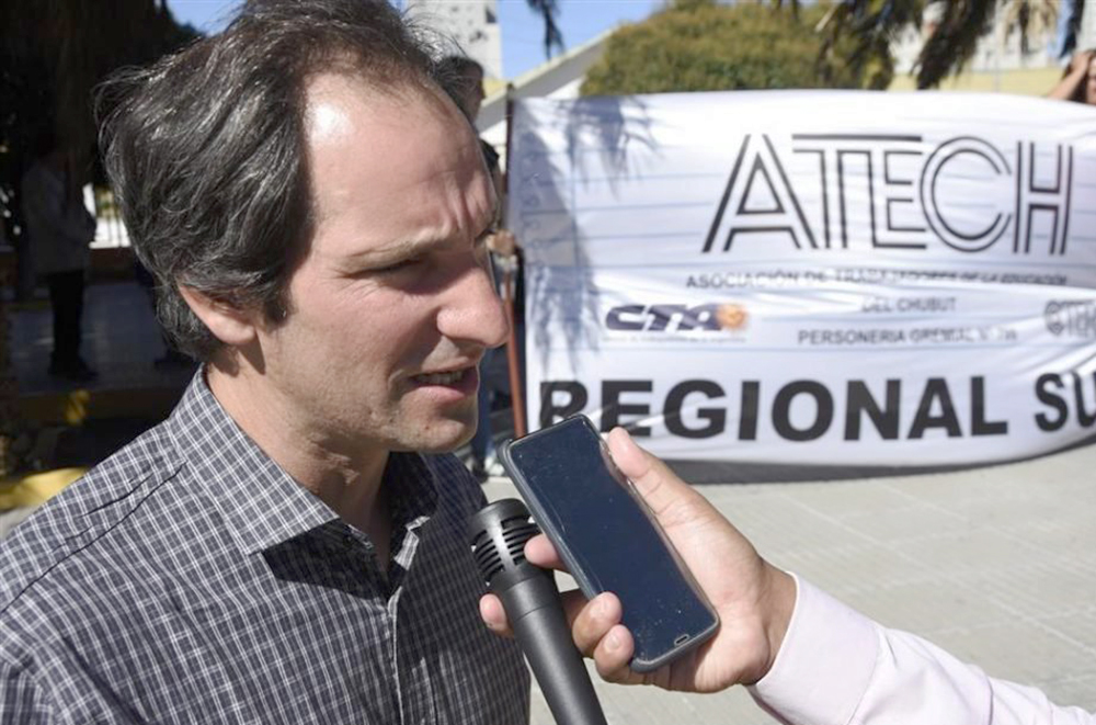 Daniel Murphy: “Te ponen tres pesos arriba de la mesa y dicen que si no firmamos no los pagan, eso es extorsión”