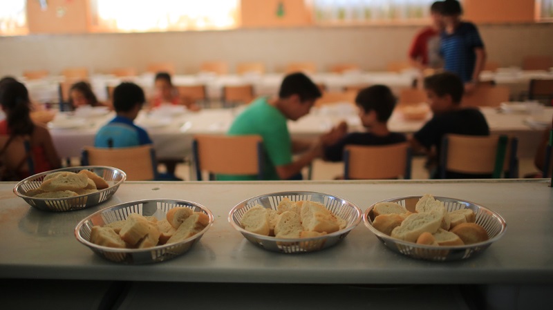 Chubut: El Gobierno destina $ 283 millones por mes para brindarle desayuno, merienda o almuerzo a más de 100.000 estudiantes