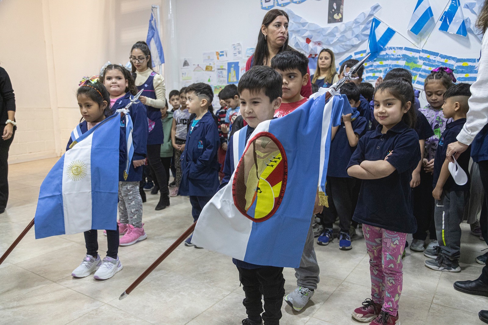 Comodoro: La Escuela Municipal celebró su primer acto por el Día de la Bandera