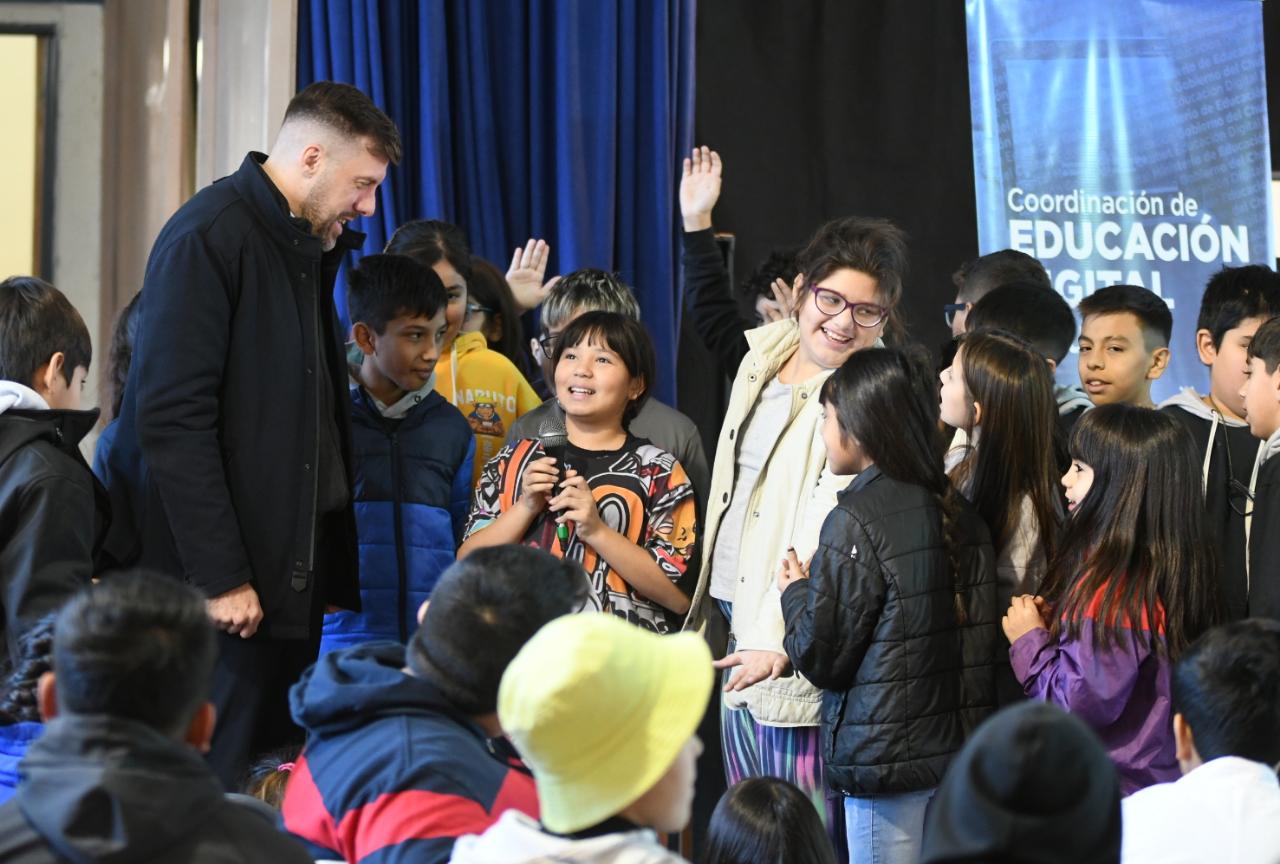 Provincia y Grooming Argentina capacitaron a estudiantes de escuelas primarias de Trelew