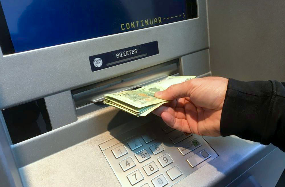 Chubut: El Gobierno depositará el medio aguinaldo este viernes y estará disponible el sábado  