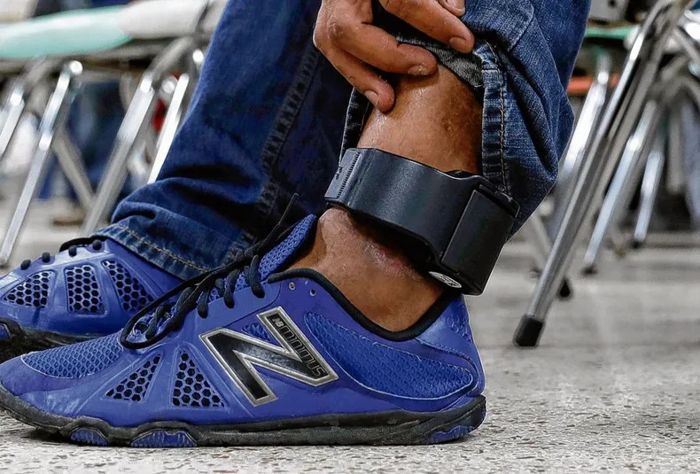 Trelew: Estaba con prisión domiciliaria, se cortó la tobillera electrónica, se escapó y ahora irá a juicio