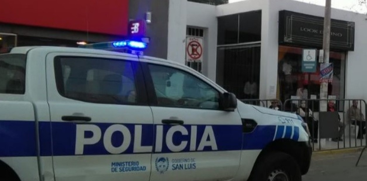 Un hombre fue detenido acusado de violar a sus dos hijas de 10 y 17 años